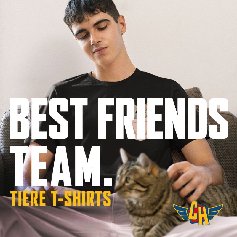 Humorvolles T-Shirt "BEST FRIENDS TEAM" für Tierfreunde, die Tierische Shirts lieben. Ein entspannter Moment mit einem Kater auf dem Schoß, perfekt für Couchhelden und Tierliebhaber!